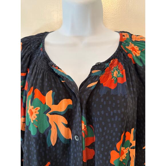 Tucker NYC Classic Silk Navy Floral 3/4 Sleeve Oversized Blouse M EUC - Picture 2 of 6